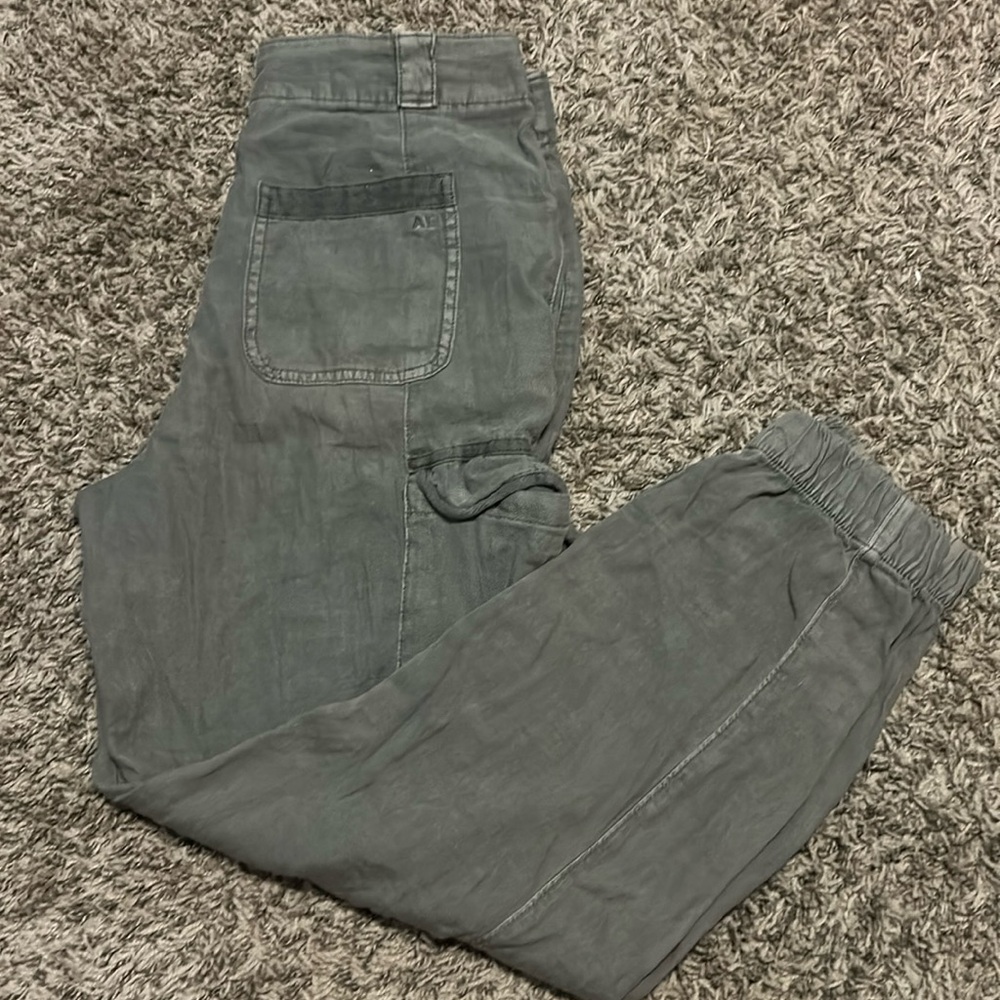 Women’s American eagle cargo pants